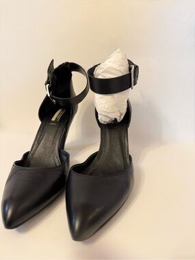 Top Shop Women’s Black Pointed Toe d’Orsay Heels